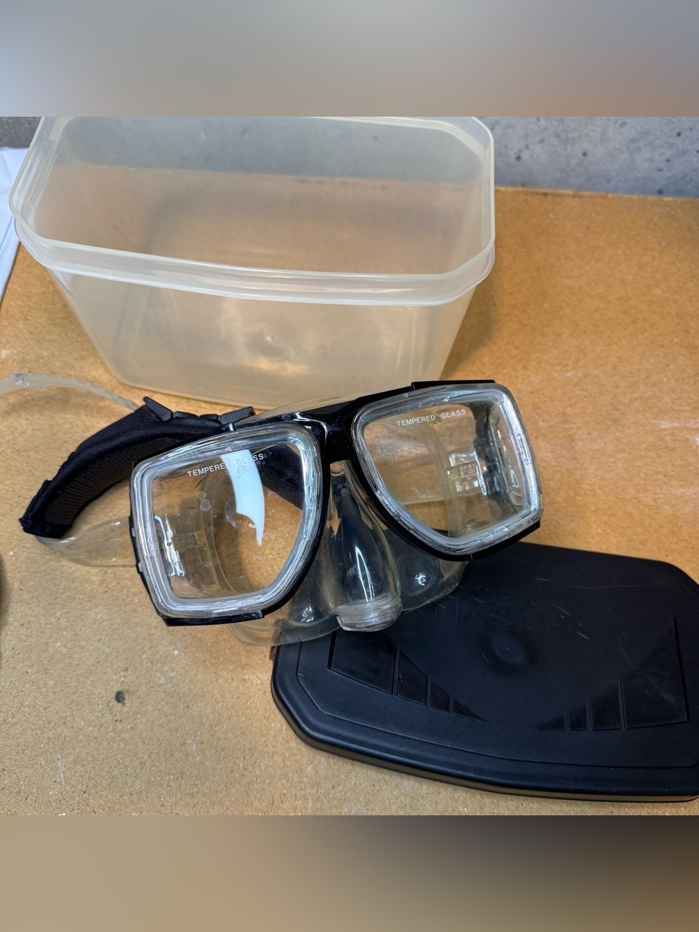 Black Tempered-Glass Diving Mask with Clear Silicone Skirt